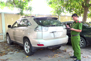 Phát hiện ô tô hạng sang chuyển nhượng trái phép để trốn thuế