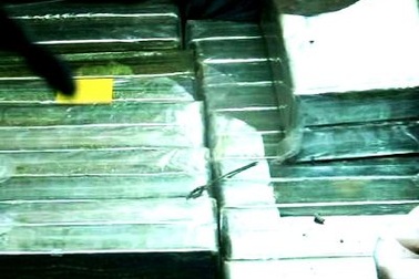 Bắt 4 người nước ngoài, thu giữ 48 bánh heroin