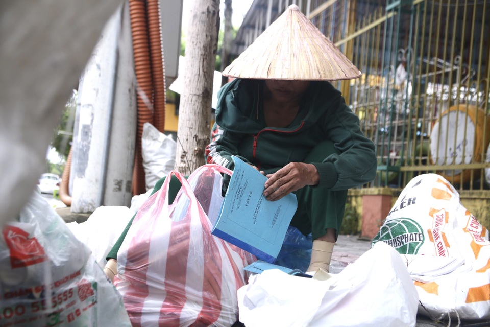 20/10, dáng tảo tần vẫn lặng lẽ mưu sinh trên phố - 6 20/10, dáng tảo tần vẫn lặng lẽ mưu sinh trên phố - 6