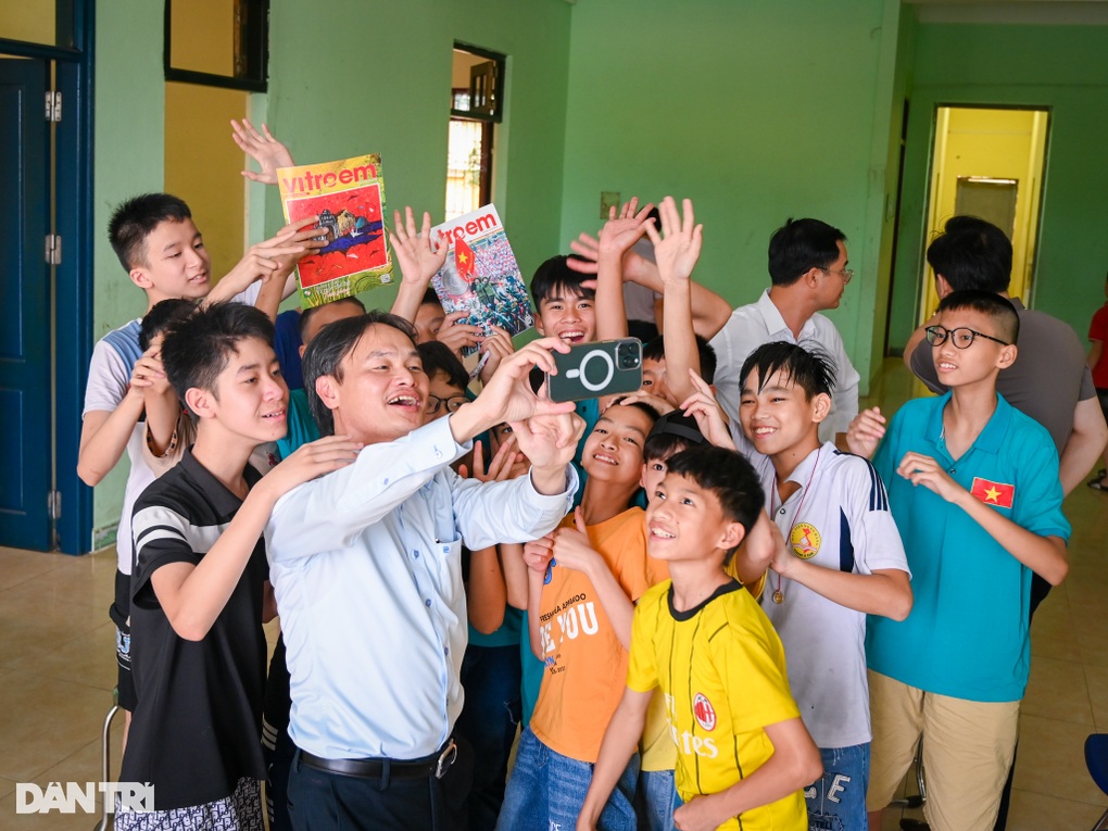 Nhịp cầu tri thức và yêu thương đến với trẻ em có hoàn cảnh đặc biệt - 7 Nhịp cầu tri thức và yêu thương đến với trẻ em có hoàn cảnh đặc biệt - 7