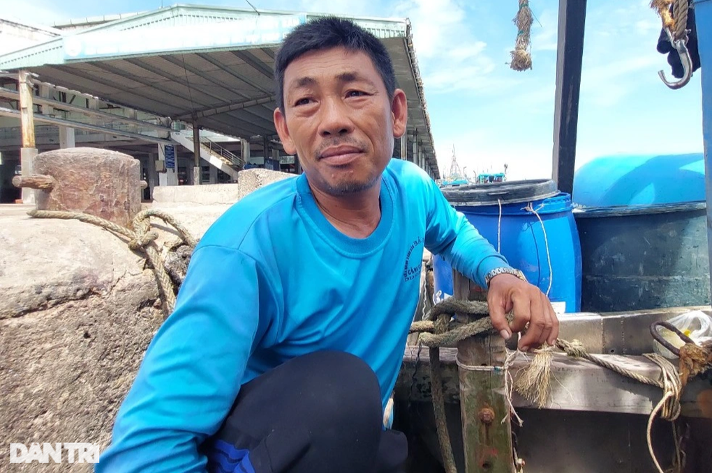 Bão giá xăng, chi phí đi biển tăng gấp đôi, ngư dân tỷ phú cũng chào thua - 4 Bão giá xăng, chi phí đi biển tăng gấp đôi, ngư dân tỷ phú cũng chào thua - 4
