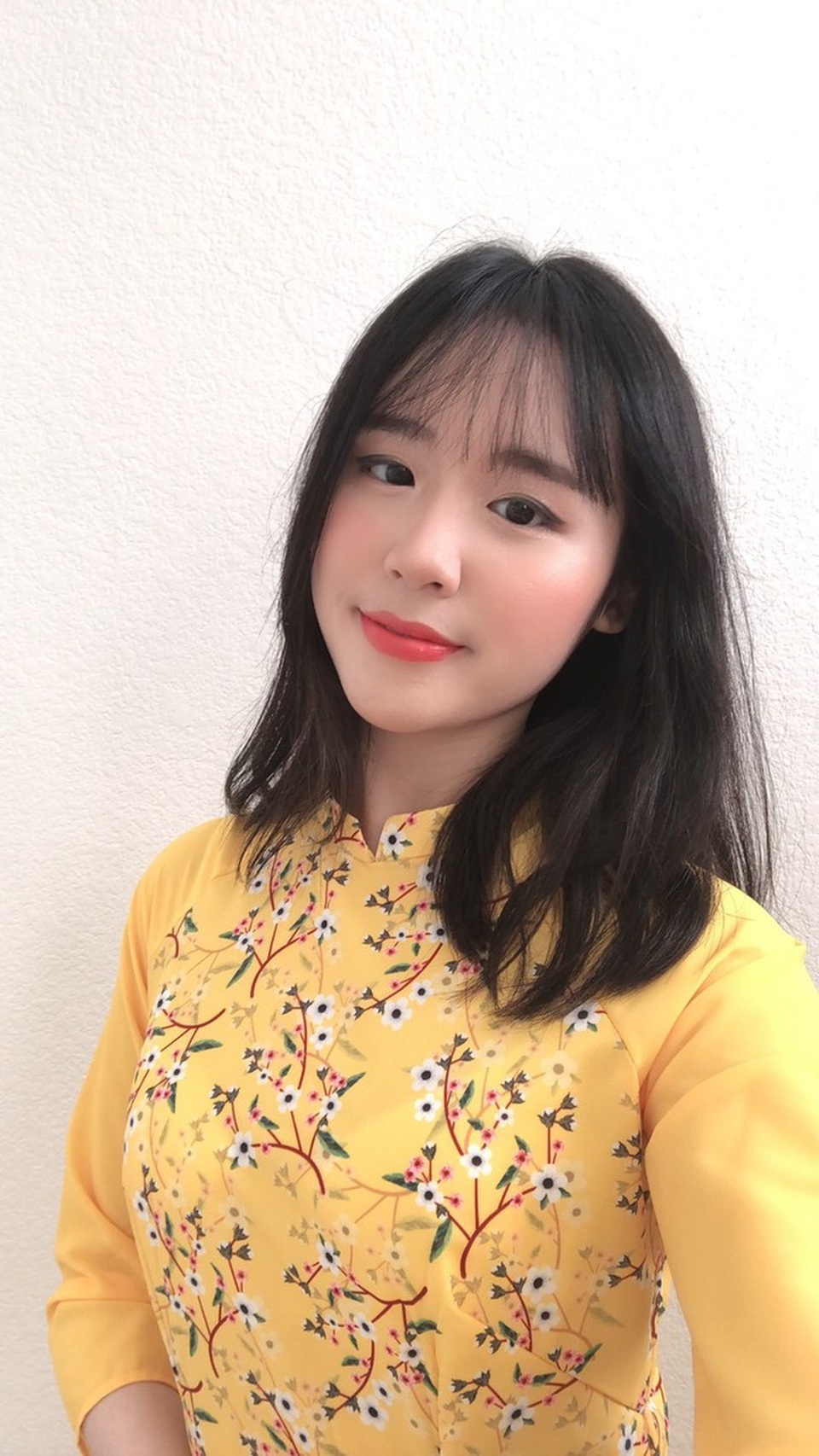 Rực rỡ sắc vàng với bộ ảnh áo dài đón Tết của du học sinh tại Mỹ - 4 Rực rỡ sắc vàng với bộ ảnh áo dài đón Tết của du học sinh tại Mỹ - 4