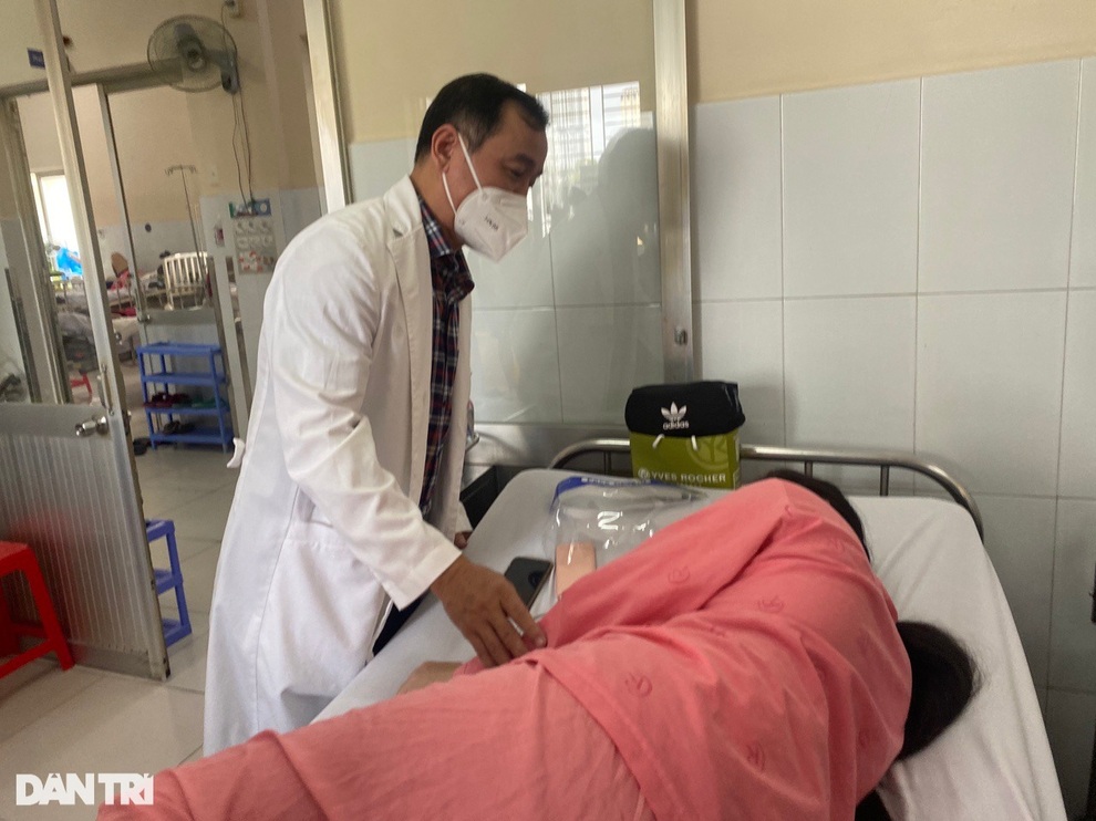 Thẩm mỹ viện tiêm thần dược tan mỡ, cô gái TPHCM phải mổ ở 4 bệnh viện - 3 Thẩm mỹ viện tiêm thần dược tan mỡ, cô gái TPHCM phải mổ ở 4 bệnh viện - 3