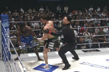 Pha hạ đo ván đối thủ như trong phim của võ sĩ Nhật Bản