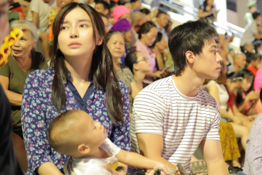 Kết phim "Bão ngầm" gây tranh cãi, biên kịch và đạo diễn nói gì?