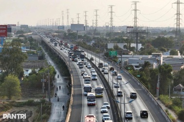 CSGT dùng ô tô tuần tra lưu động điều tiết giao thông tại 7 tuyến cao tốc