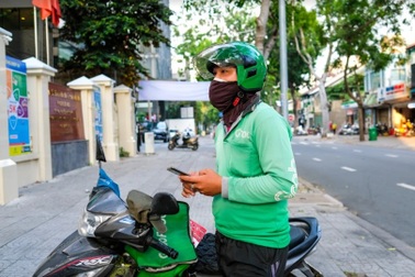 Niềm vui trên những cuốc xe của các tài xế công nghệ từng là F0