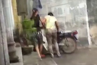 Tập đi xe máy - Nên có người kèm cặp