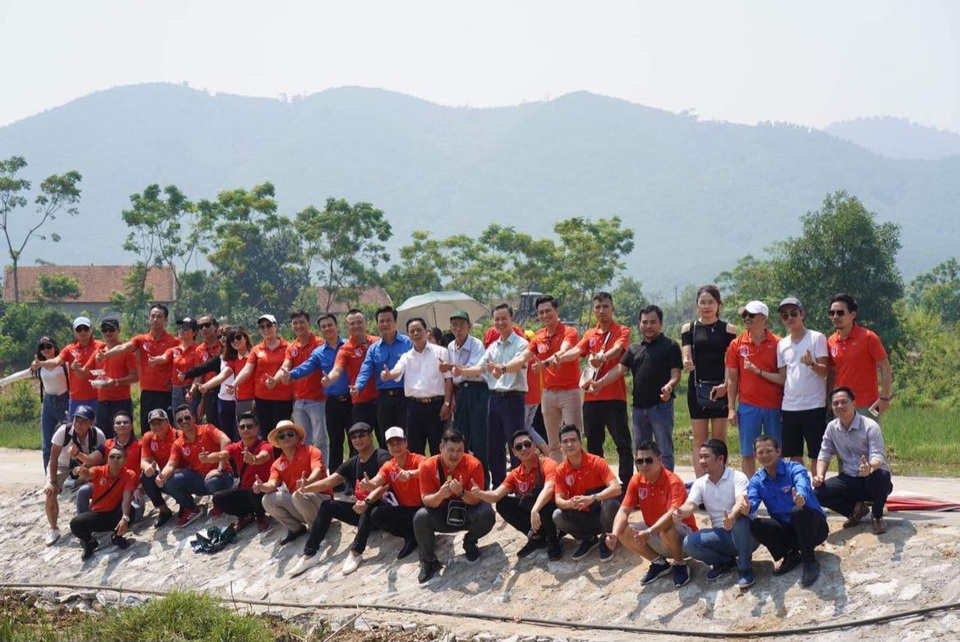 Việt Anh và CLB bóng đá V-Stars kêu gọi, ủng hộ vào Quỹ vắc xin Covid-19 - 3 Việt Anh và CLB bóng đá V-Stars kêu gọi, ủng hộ vào Quỹ vắc xin Covid-19 - 3