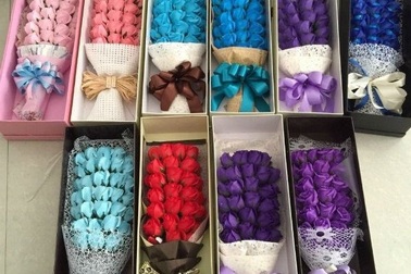 Cận thẩn với hoa hồng sáp thơm cho ngày 20/10