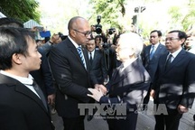 Lãnh đạo Đảng, Nhà nước, Chính phủ viếng Lãnh tụ Cuba Fidel Castro Ruz