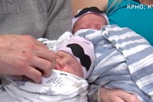 Sinh đôi đặc biệt: Cặp song sinh không trùng ngày tháng năm sinh