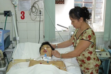 Ăn ốc sên một bệnh nhân hôn mê sâu 15 tháng