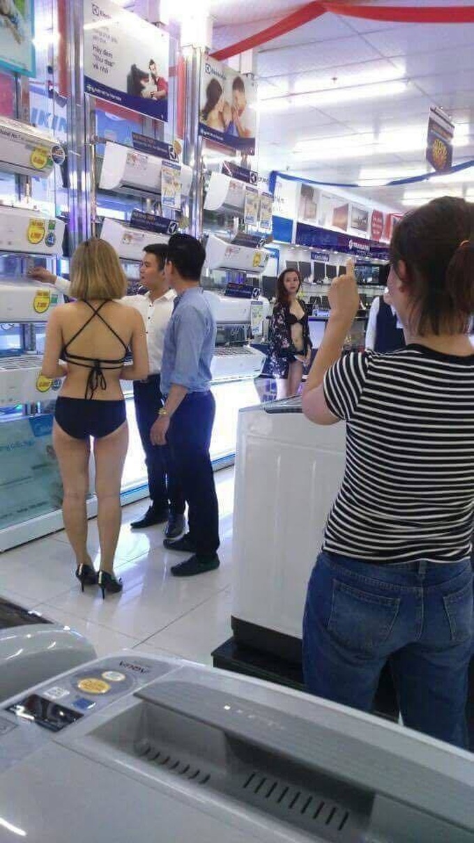 nữ nhân viên, mặc bikini bán điều hòa, kinh doanh