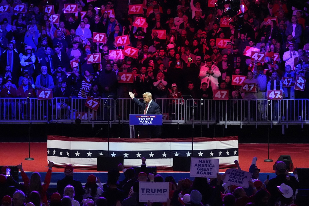 MAGA rạn nứt: Ông Trump đối đầu cơn bão chính trị sau cuộc không kích Iran - 2 MAGA rạn nứt: Ông Trump đối đầu cơn bão chính trị sau cuộc không kích Iran - 2