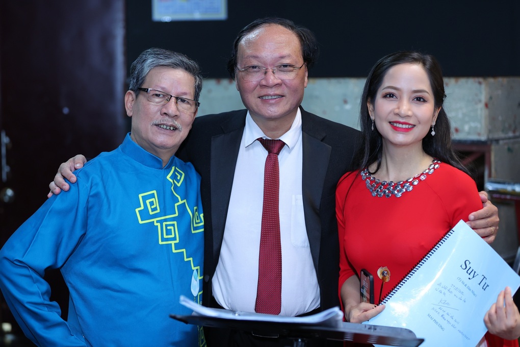 21 năm sau Phía trước là bầu trời, Diệu Thảo thành giảng viên đàn tỳ bà - 3 21 năm sau Phía trước là bầu trời, Diệu Thảo thành giảng viên đàn tỳ bà - 3