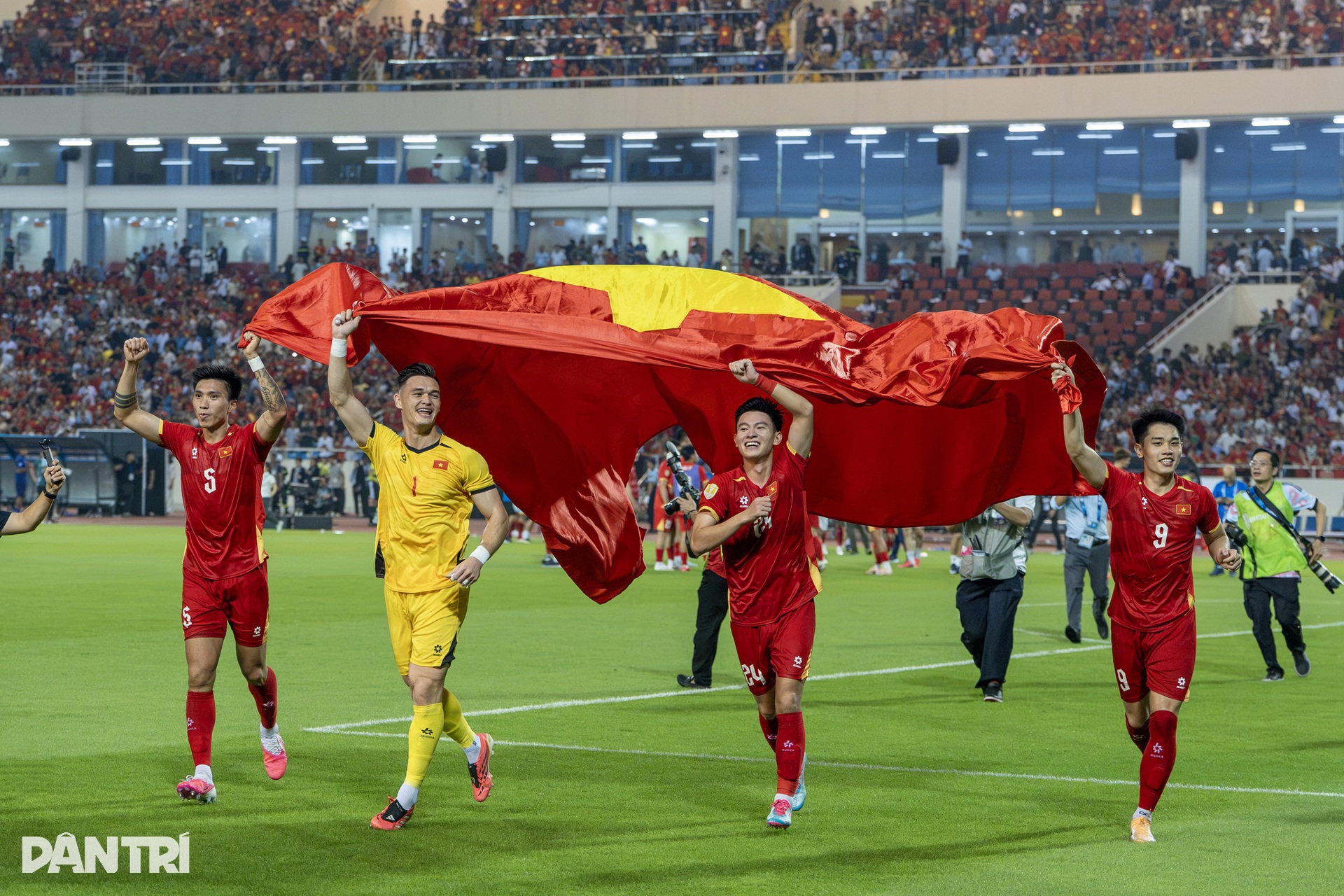 90 phút nghẹt thở đưa tuyển Việt Nam lên ngôi vô địch AFF Cup 2026 - 18 90 phút nghẹt thở đưa tuyển Việt Nam lên ngôi vô địch AFF Cup 2026 - 18