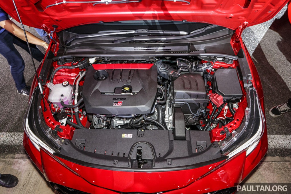 Chi tiết Toyota Corolla bản mạnh 300 mã lực, tay chơi Việt vẫn phải chờ - 15 Chi tiết Toyota Corolla bản mạnh 300 mã lực, tay chơi Việt vẫn phải chờ - 15