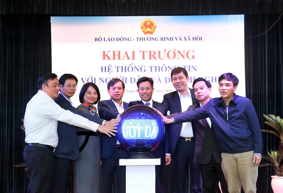 Người dân hài lòng về chất lượng phục vụ là gốc của kết nối dịch vụ, thông tin - 1 Người dân hài lòng về chất lượng phục vụ là gốc của kết nối dịch vụ, thông tin - 1