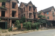 Ám ảnh những "biệt thự ma" để cả chục năm tiếc không dám bán