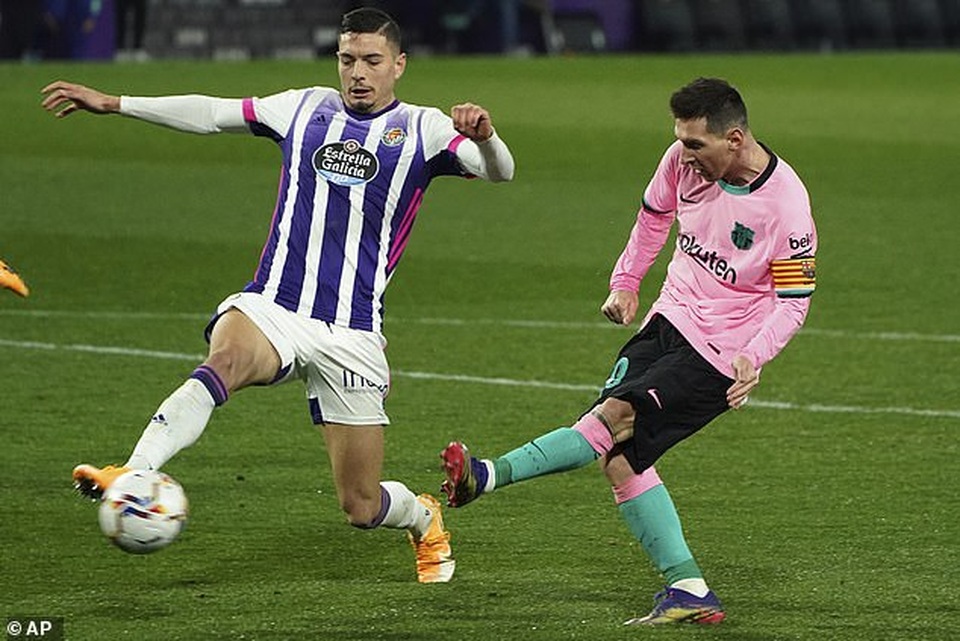 Messi phá kỷ lục của Pele, Barcelona thắng lớn - 3 Messi phá kỷ lục của Pele, Barcelona thắng lớn - 3