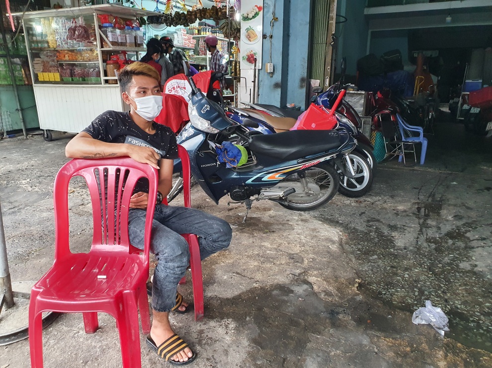 Tiểu thương Sài Gòn vật lộn với dịch dã: Hơn 50 năm chưa từng ế như vậy - 3 Tiểu thương Sài Gòn vật lộn với dịch dã: Hơn 50 năm chưa từng ế như vậy - 3