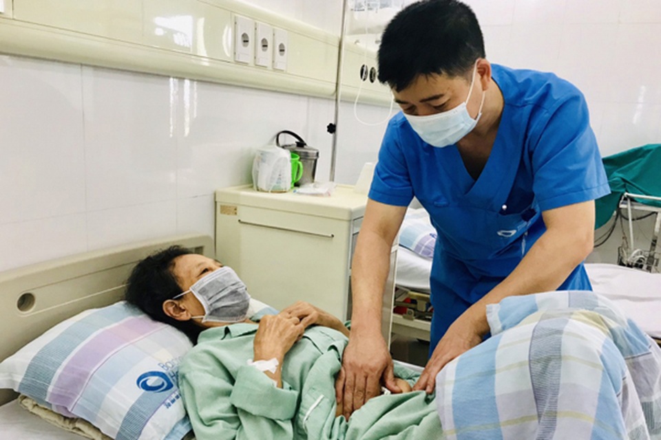 Dấu hiệu phổ biến giúp người phụ nữ phát hiện sớm ung thư trực tràng - 2 Dấu hiệu phổ biến giúp người phụ nữ phát hiện sớm ung thư trực tràng - 2