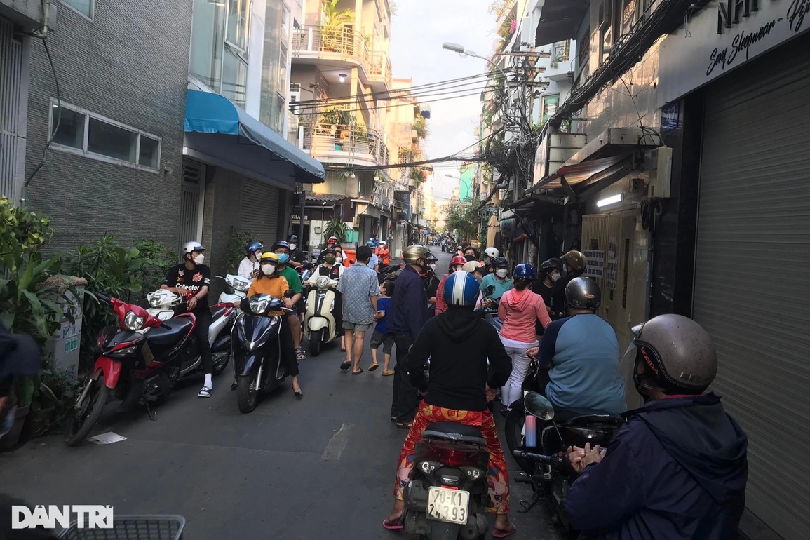 Tiệm bánh mì Ô môi Bà Huynh vừa mở bán đã phải đóng cửa - 5 Tiệm bánh mì Ô môi Bà Huynh vừa mở bán đã phải đóng cửa - 5