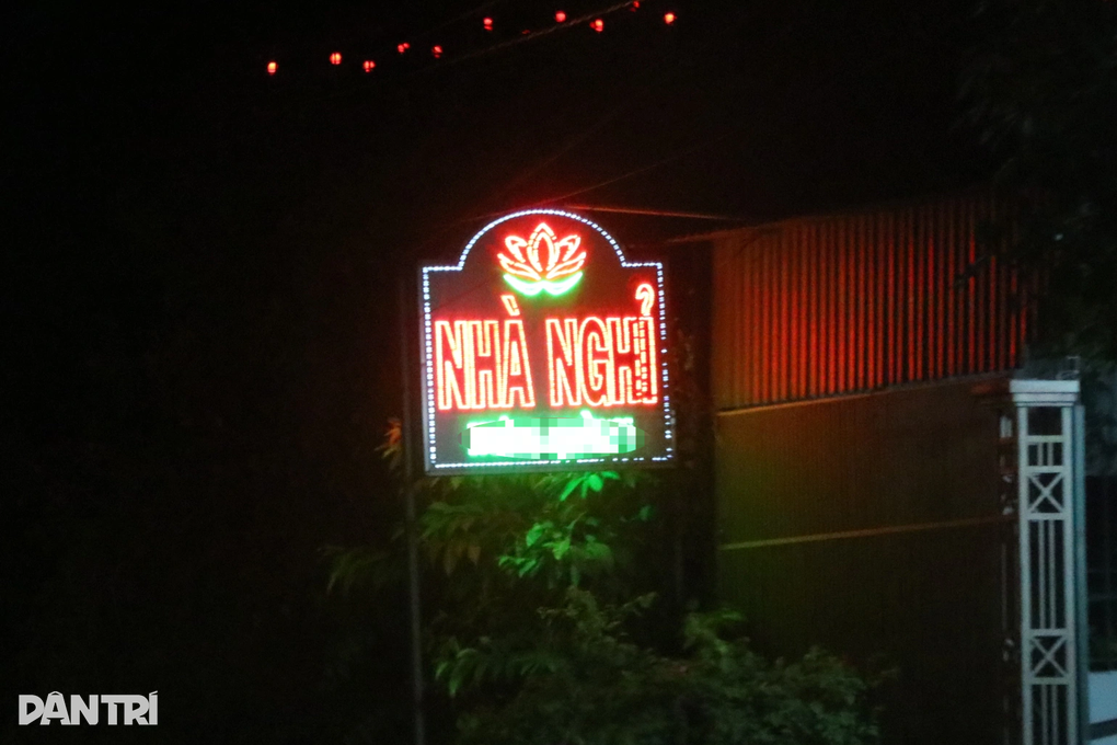 Nỗi khổ ngày nghỉ lễ: Hỏi 10 khách sạn vẫn không tìm được phòng nghỉ - 4 Nỗi khổ ngày nghỉ lễ: Hỏi 10 khách sạn vẫn không tìm được phòng nghỉ - 4