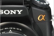 Lộ diện ba mẫu máy ảnh DSLR Sony Alpha mới