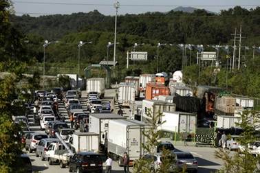 Khu công nghiệp liên Triều hoạt động trở lại sau 5 tháng đóng cửa