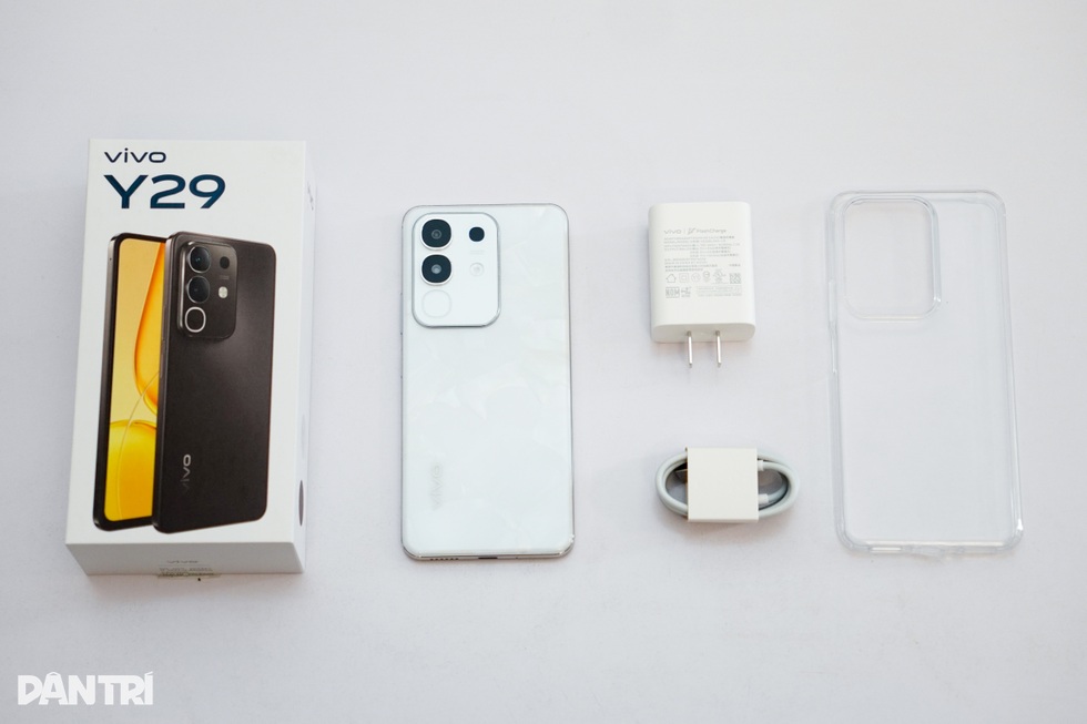 Đánh giá Vivo Y29: Pin khỏe, độ bền cao nhưng còn hạn chế về camera - 16 Đánh giá Vivo Y29: Pin khỏe, độ bền cao nhưng còn hạn chế về camera - 16