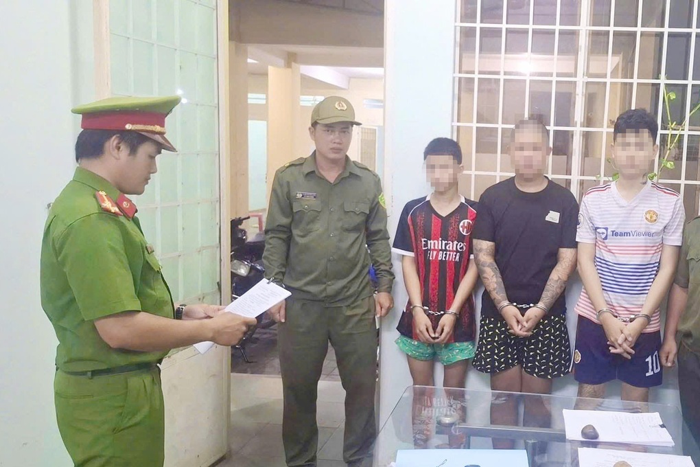 Tạm giam 3 thiếu niên chém người ở Tây Ninh - 1