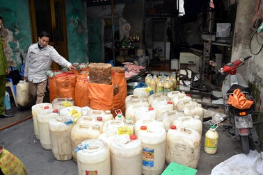 Phát hiện một cơ sở tích trữ lượng “khủng” mỡ lợn mốc xanh