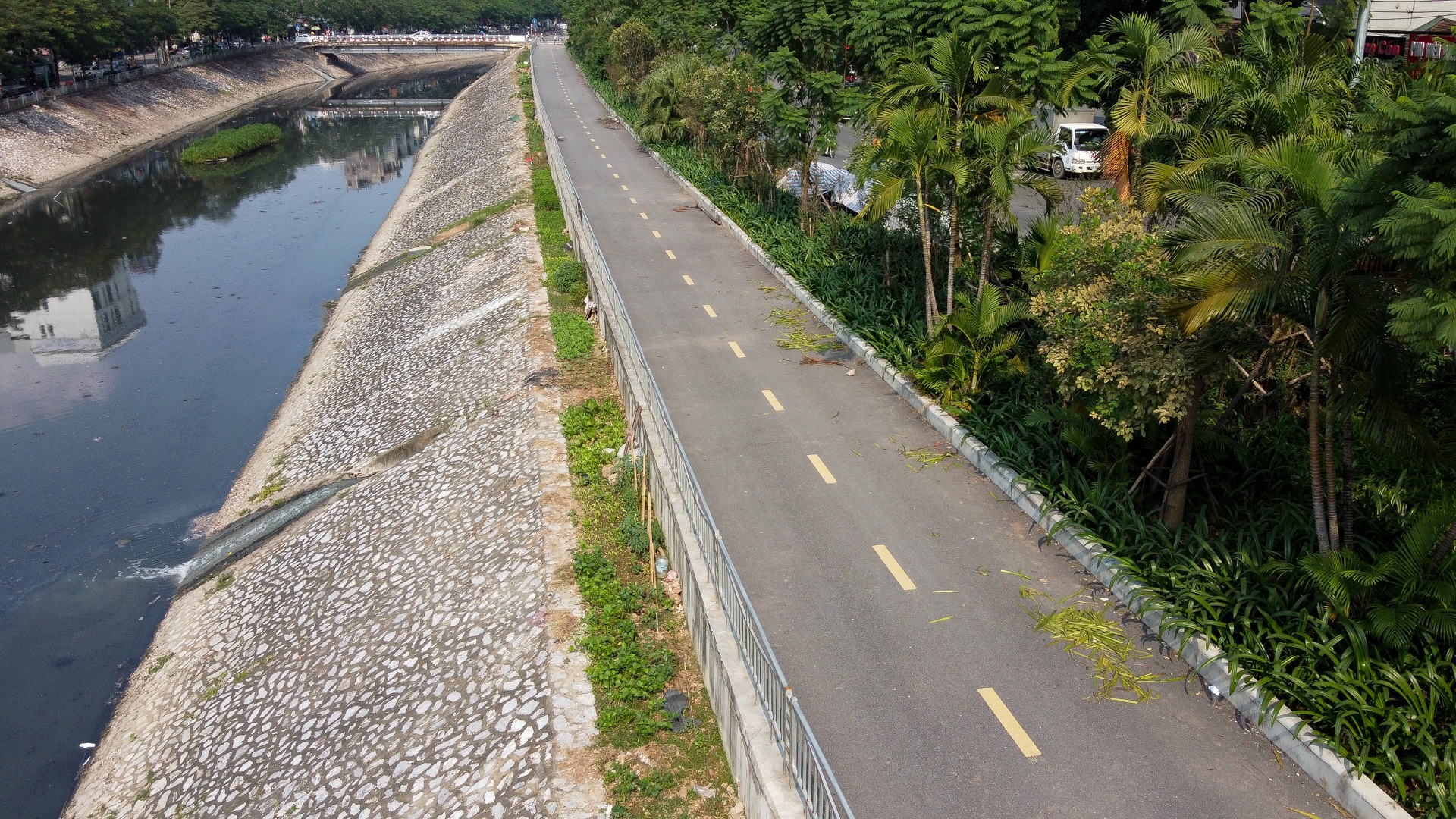 Vườn rau xanh mượt bỗng xuất hiện bên con đường đi bộ dài nhất Thủ đô - 3 Vườn rau xanh mượt bỗng xuất hiện bên con đường đi bộ dài nhất Thủ đô - 3