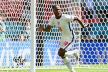 Sterling trở thành người hùng, đội tuyển Anh xuất sắc hạ gục Croatia