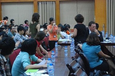 ĐH Ngoại thương tư vấn cho tân SV về chương trình tiên tiến 