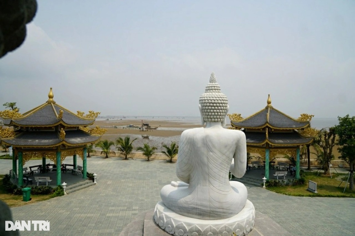 Chiêm ngưỡng không gian thanh tịnh của ngôi chùa nơi làng biển xứ Thanh - 9 Chiêm ngưỡng không gian thanh tịnh của ngôi chùa nơi làng biển xứ Thanh - 9