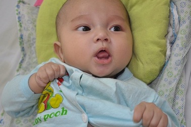 Tiếng khóc xé ruột của bé 3 tháng tuổi bị tim bẩm sinh