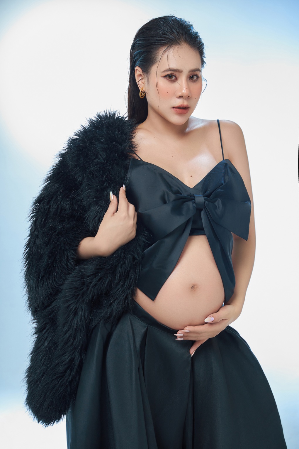 Hồ Bích Trâm tăng 16kg khi mang bầu, tự ti vì rạn da - 4 Hồ Bích Trâm tăng 16kg khi mang bầu, tự ti vì rạn da - 4