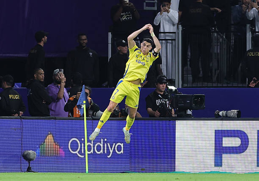 Ronaldo thi đấu thăng hoa giúp Al Nassr đánh bại đội đầu bảng Al Hilal - 2 Ronaldo thi đấu thăng hoa giúp Al Nassr đánh bại đội đầu bảng Al Hilal - 2