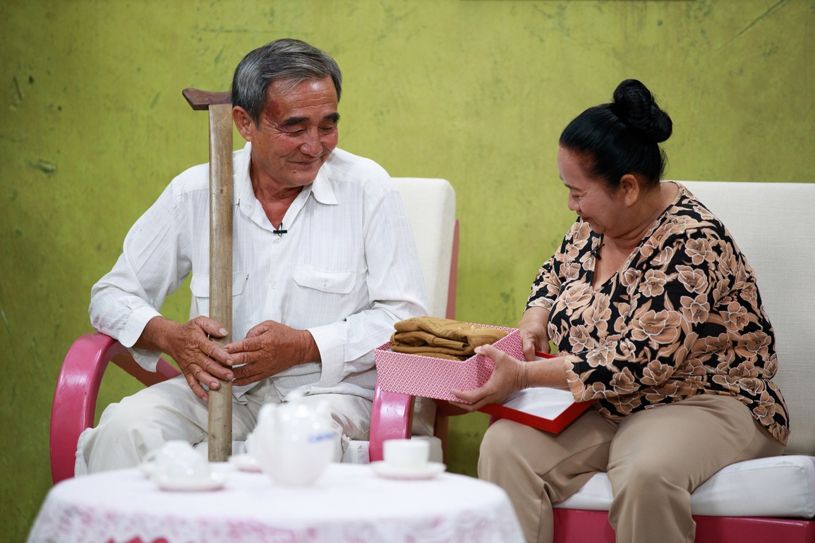 Cảm động chuyện tình của cặp vợ chồng nghèo 20 năm sống trên sông - 2 Cảm động chuyện tình của cặp vợ chồng nghèo 20 năm sống trên sông - 2