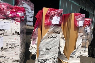 Phát hiện lô hàng mỹ phẩm và phụ tùng ô tô “khủng” nhập lậu