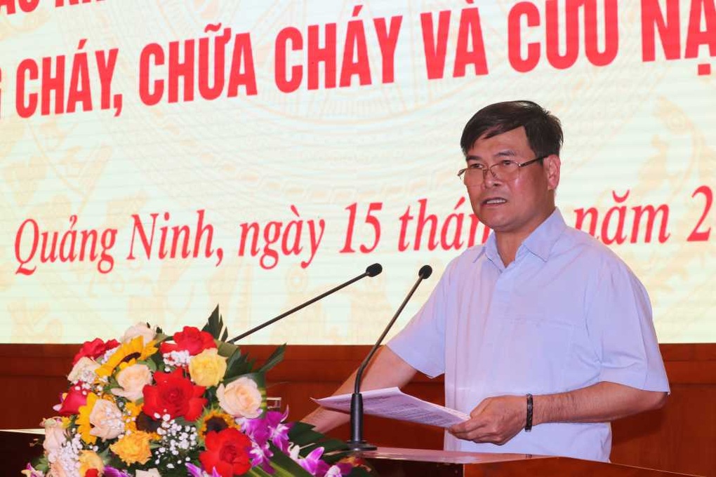 Thiếu tướng Đinh Văn Nơi: PCCC không được gây khó khăn cho doanh nghiệp - 3 Thiếu tướng Đinh Văn Nơi: PCCC không được gây khó khăn cho doanh nghiệp - 3