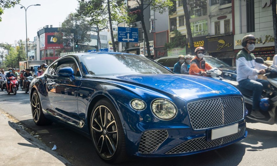 Xe sang Rolls-Royce, Bentley, Land Rover sẽ được bỏ thuế nhập vào Việt Nam - 2 Xe sang Rolls-Royce, Bentley, Land Rover sẽ được bỏ thuế nhập vào Việt Nam - 2