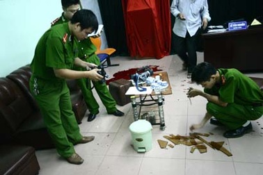 Bị nghi trộm đồ lót, nữ sinh tự sát trong nhà sách