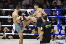 "Độc cô cầu bại" Nguyễn Trần Duy Nhất đánh bại võ sĩ Thái Lan