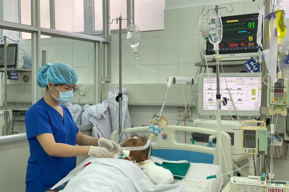Thương cảnh người vợ ăn gói xôi 10 nghìn đồng chia 2 bữa cầu xin cứu chồng - 2 Thương cảnh người vợ ăn gói xôi 10 nghìn đồng chia 2 bữa cầu xin cứu chồng - 2