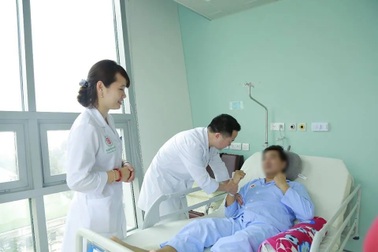 Cứu sống bệnh nhân 40 tuổi người Hàn Quốc bị đột quỵ não