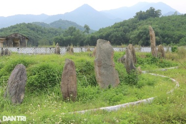 Kỳ bí mộ cổ vị lang Mường cùng lời đồn chôn sống 50 trinh nữ